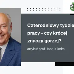 Uśmiechnięty mężczyzna w garniturze, artykuł prof. Jana Klimka o czterodniowym tygodniu pracy.