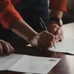 Czy pracownik zakładu ubezpieczeń musi przechodzić szkolenie zawodowe?