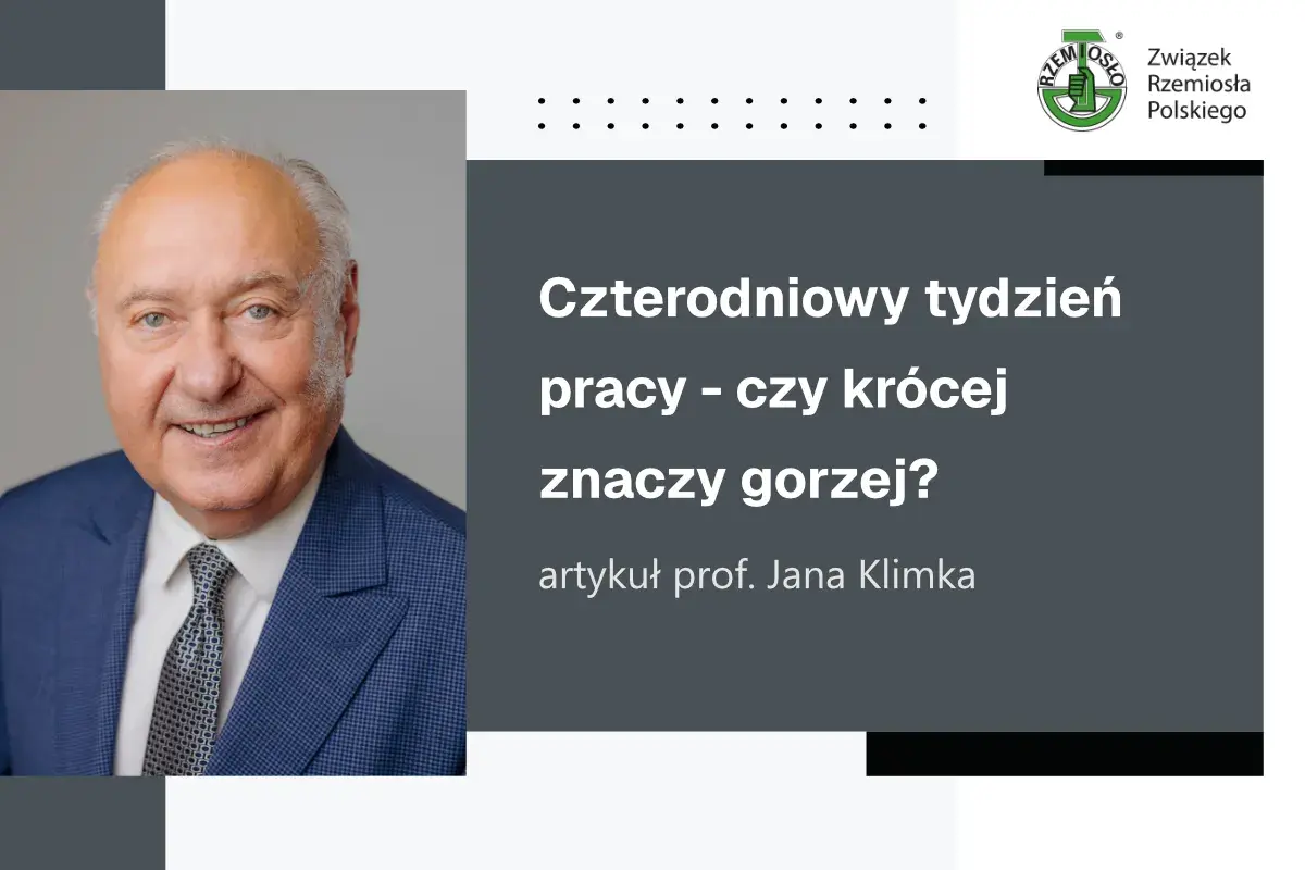 Uśmiechnięty mężczyzna w garniturze, artykuł prof. Jana Klimka o czterodniowym tygodniu pracy.