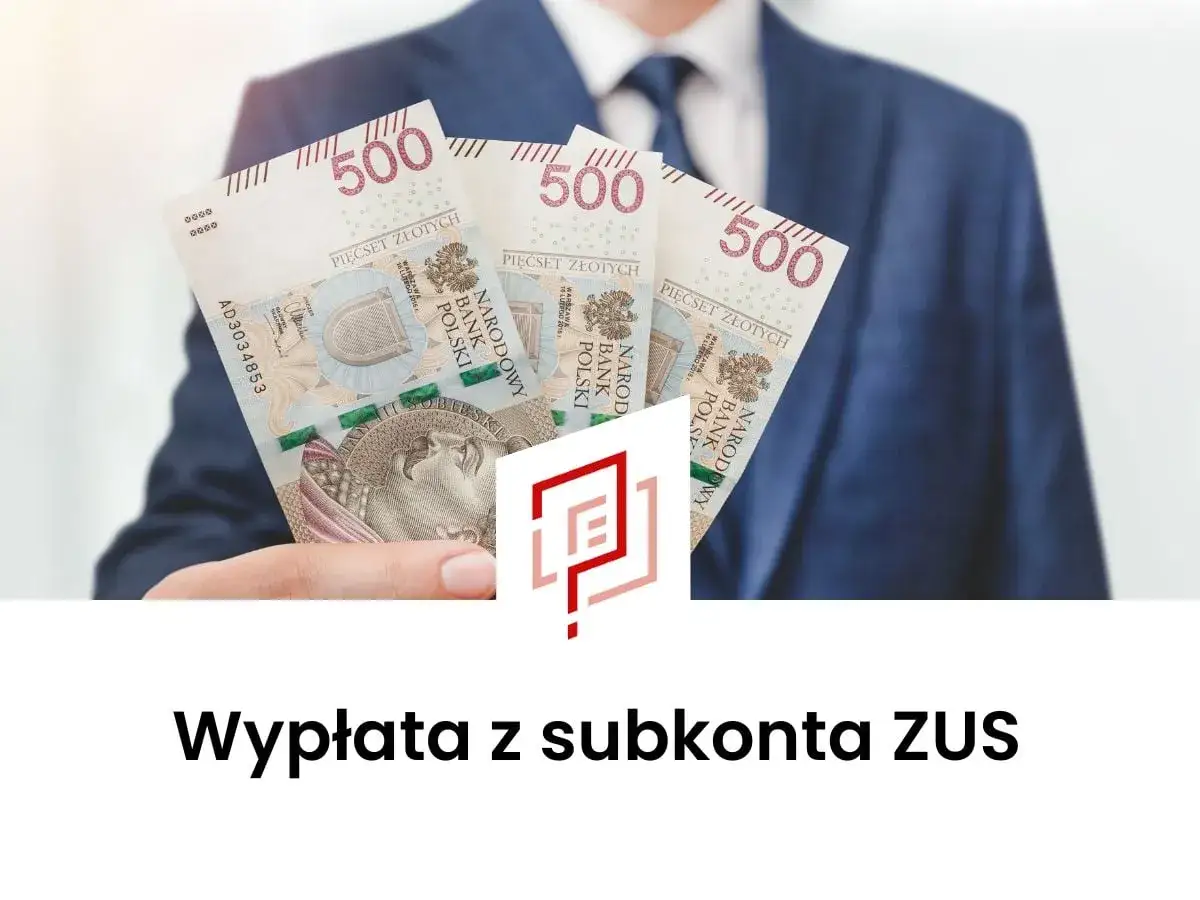 Dłoń w garniturze pokazuje banknoty 500 zł. To symbol jednorazowej wypłaty z subkonta ZUS.